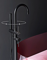 Aurelia Noir Bodenarmatur mit Handbrause – Freistehende Badarmatur aus Messing | Elegantes Design | Präzise Wassersteuerung