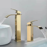 Aurevia Lavaboarmatur – Goldene Lavaboarmatur mit Wasserfallauslauf | Gebürstete Edelstahlarmatur | Einhebelmischer für Warm- und Kaltwasser