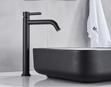 EleganceFlow Waschbeckenarmatur Einhebel – Badarmatur in Schwarz oder Gold | Warm- & Kaltwasser Mischer | Modernes Design