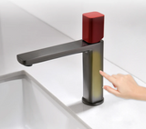 STEELORA Waschtischarmatur Gunmetal – Einhebelmischer aus Messing | Eckiges Design | Modernes Badezimmer-Statement