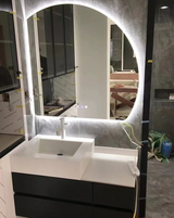 Aurovia Halbkreis LED Badezimmer-Spiegel groß mit Touch-Steuerung – beleuchteter Wandspiegel | rahmenloses Design | moderne Smart-Beleuchtung für Bad und Hotel