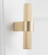 LINEARO Möbelgriff aus Messing 96 mm – Geradliniger Schrankgriff | Gebürstetes Gold & Antikoptik | Zeitloses Design