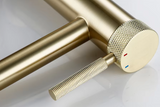 AurumFlow Designarmatur – Einhebel-Waschtischarmatur in gebürsteter Goldoptik