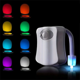 NightGlow Premium WC Nachtlicht mit Bewegungsmelder RGB LED 8/16 Farben – Sensorgesteuerte Toilettenbeleuchtung | Kabellose Badezimmer Nachtlampe für mehr Sicherheit & Komfort | Energiesparende LED Lösung