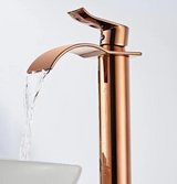 ROSEVANTA Wasserfall Waschbeckenarmatur Roségold – Einhebelmischer aus Messing | Breiter Auslauf | Luxuriöses Bad-Design