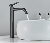 EleganceFlow Waschbeckenarmatur Einhebel – Badarmatur in Schwarz oder Gold | Warm- & Kaltwasser Mischer | Modernes Design