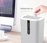 PureDesk kompakter Tischmülleimer mit Schüttdeckel – hygienischer Mini-Abfalleimer für Büro und Zuhause | platzsparend, geruchsarm & modern für Schreibtisch und Wohnräume