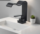 Aurelia Cascade Waschtischarmatur Einhebelmischer – Goldene Wasserfall Mischbatterie | Luxuriöses Design | Sanfter Wasserfluss