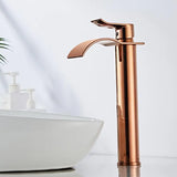ROSEVANTA Wasserfall Waschbeckenarmatur Roségold – Einhebelmischer aus Messing | Breiter Auslauf | Luxuriöses Bad-Design