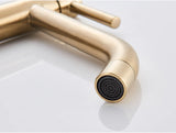 EleganceFlow Waschbeckenarmatur Einhebel – Badarmatur in Schwarz oder Gold | Warm- & Kaltwasser Mischer | Modernes Design