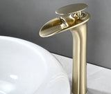 AquaSilva Wasserfall Waschtischarmatur Einhebelmischer – Weiße Mischbatterie | Sanfter Wasserfluss | Modernes Badezimmerdesign