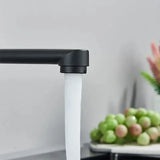 AquaFlow FlexiSprüh Wandarmatur mit Handbrause – Schwenkbare Küchen- & Badarmatur aus Edelstahl