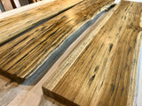 WoodLine Naturkante Wandregal aus Massivholz – Schwebendes Holzboard mit Baumkante | Rustikales Design | Unsichtbare Befestigung