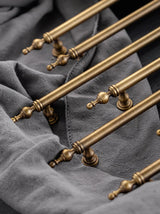 BRONZARO T-Stab Möbelgriff aus Messing – Antik Bronze Schrankgriff 128 mm | Robuste Qualität | Zeitloses Design