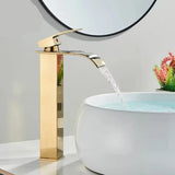 Aurevia Lavaboarmatur – Goldene Lavaboarmatur mit Wasserfallauslauf | Gebürstete Edelstahlarmatur | Einhebelmischer für Warm- und Kaltwasser