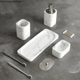Marbellea Luxe 4-teiliges Badezimmer-Set – Marmoroptik Kunstharz Accessoire-Set | Seifenspender Set | Elegant & Modern