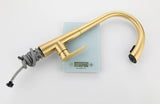 GoldFlow Küchenarmatur mit Ausziehbrause – Edelstahl Spültischmischer in Gebürstetem Gold | Flexibler Wasserhahn | Modernes Küchendesign