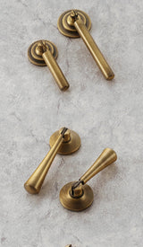 ARCOVIA Halbkreis Möbelgriff aus Messing – Antik Kupfer Schrankgriff | Vintage Design | Elegante Möbelveredelung