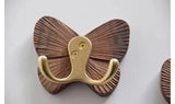 ButterFlyra Wandhaken aus Walnussholz – Doppelhaken im Schmetterlingsdesign | Massivholz | Dekorative Garderobenlösung