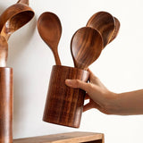 NaturEssence Premium Holz-Küchenhelfer-Set mit Aufbewahrungsgefäß – 5-teiliges Kochbesteck aus Naturholz | Schonendes Kochutensilien-Set für Antihaftgeschirr | Nachhaltiges Küchenorganisations-Set