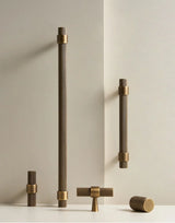 RetroLine T-Griff aus Massivmessing – Möbelgriff im Art-Deco Stil | Gerändelte Oberfläche | Vintage Industrie Design