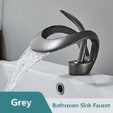 CascadeLume Premium Wasserfall Waschtischarmatur Einhebel Weiß Messing – Moderne Einloch Badarmatur mit Warm- und Kaltwasser | Elegantes Design mit Wasserfallauslauf | Stilvolle Badezimmerlösung