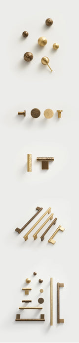 HAMMERA Messing Möbelgriff 128 mm – Gehämmertes Design | Antik Bronze & Mattgold | Handgefertigter Schrankgriff