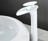 AquaSilva Wasserfall Waschtischarmatur Einhebelmischer – Weiße Mischbatterie | Sanfter Wasserfluss | Modernes Badezimmerdesign