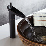 AquaCascade Luxus-Waschtischarmatur – Standmodell mit Wasserfallauslauf