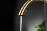 GoldFlow Küchenarmatur mit Ausziehbrause – Edelstahl Spültischmischer in Gebürstetem Gold | Flexibler Wasserhahn | Modernes Küchendesign