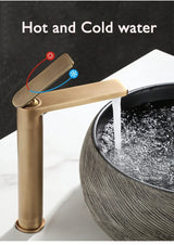 VINTAQUA Wasserfall Waschbeckenarmatur – Antik Design Einhebelmischer | Messing Wasserhahn | Luxuriöser Badstil