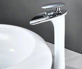 AquaSilva Wasserfall Waschtischarmatur Einhebelmischer – Weiße Mischbatterie | Sanfter Wasserfluss | Modernes Badezimmerdesign