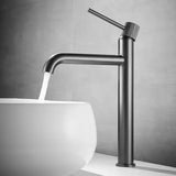 NeroLux – Mattschwarze Stand-Waschtischarmatur aus Messing