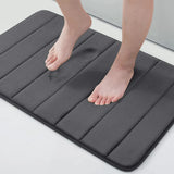 CloudComfort Memory-Schaum Badematte – rutschfeste & wasserabsorbierende Badezimmermatte | extra weich, maschinenwaschbar & modernes 3D-Streifendesign