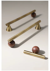 NATUROX Möbelgriff mit Holzakzent 128 mm – Bronze Metallgriff mit Walnussholz | Moderner Schrankgriff | Warme Designoptik