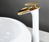 AquaSilva Wasserfall Waschtischarmatur Einhebelmischer – Weiße Mischbatterie | Sanfter Wasserfluss | Modernes Badezimmerdesign