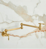 ImperialFlow Luxus-Wandarmatur mit ausziehbarem Topffüller – Schwenkbare Küchenarmatur in gebürstetem Gold | Faltbarer Pot-Filler aus massivem Messing | Elegante Herdarmatur für direktes Befüllen