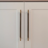 LuxGrip T-Möbelgriff aus Messing – Gerändelter Retro Griff | Antik Bronze Optik | Industrie Design Highlight