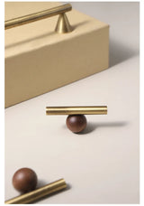 NATUROX Möbelgriff mit Holzakzent 128 mm – Bronze Metallgriff mit Walnussholz | Moderner Schrankgriff | Warme Designoptik