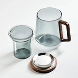 BlattGenuss Teebecher – 500 ml Hitzebeständiges Teeglas mit Filter | Teetasse mit Deckel & Holzgriff | Aufgussbecher für Tee, Kräuter & Kaffee