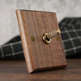 NobleWood Kippschalter aus Walnussholz 1–4 Fach – Messinghebel Lichtschalter | Edles Retro-Design | Integrierte USB-Option