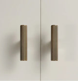 LINEORA T-Bar Möbelgriff Antik Messing – 128 mm | Massives Messing | Linearer Designgriff für Schrank & Schublade