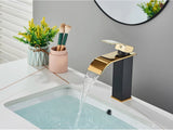 Aurevia Lavaboarmatur – Goldene Lavaboarmatur mit Wasserfallauslauf | Gebürstete Edelstahlarmatur | Einhebelmischer für Warm- und Kaltwasser