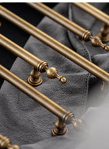 BRONZARO T-Stab Möbelgriff aus Messing – Antik Bronze Schrankgriff 128 mm | Robuste Qualität | Zeitloses Design