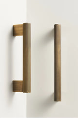 LINEORA T-Bar Möbelgriff Antik Messing – 128 mm | Massives Messing | Linearer Designgriff für Schrank & Schublade