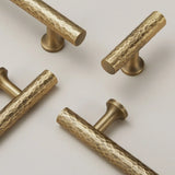 HeritageHammer Möbelgriffe aus Massivmessing – Handgehämmerte Bronze Schrankgriffe | Vintage Design | Langlebige Qualität