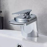 AQUACASCADA Wasserfall Waschbeckenarmatur – Messing Einhebelmischer | Breiter Auslauf | Modernes Spa-Design