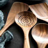 NaturEssence Premium Holz-Küchenhelfer-Set mit Aufbewahrungsgefäß – 5-teiliges Kochbesteck aus Naturholz | Schonendes Kochutensilien-Set für Antihaftgeschirr | Nachhaltiges Küchenorganisations-Set