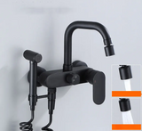 NoirFlow Premium Wandarmatur mit Seitensprühbrause – Schwarzer Messinghahn | 360° Schwenkbar | Warm- & Kaltwasser | Multifunktional
