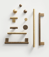 HAMMERA Messing Möbelgriff 128 mm – Gehämmertes Design | Antik Bronze & Mattgold | Handgefertigter Schrankgriff